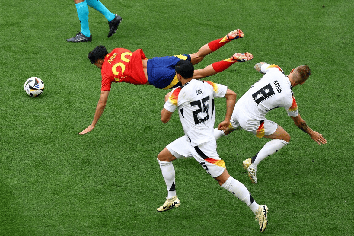 球员们在赛场上展现出了顶尖的技术