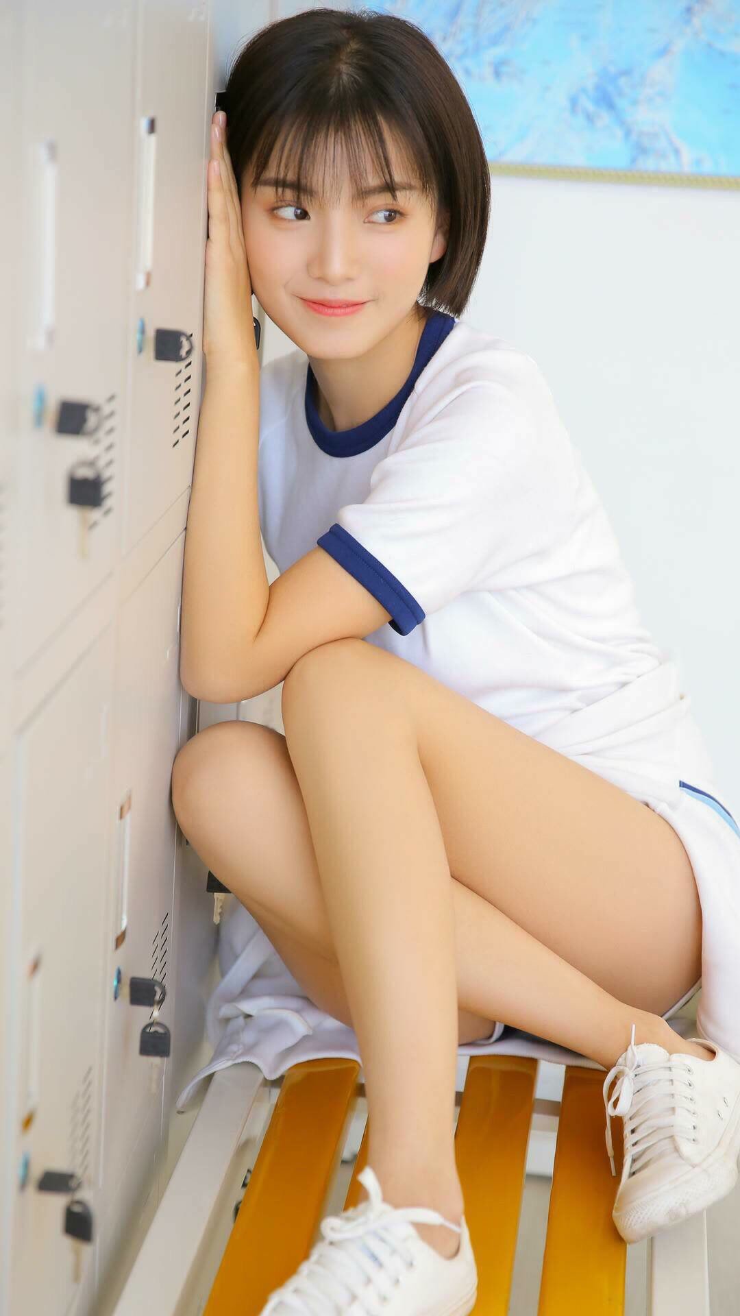 绿茵与球台的对决，C罗领衔葡萄牙鏖战瑞典，樊振东率队跨界夺冠