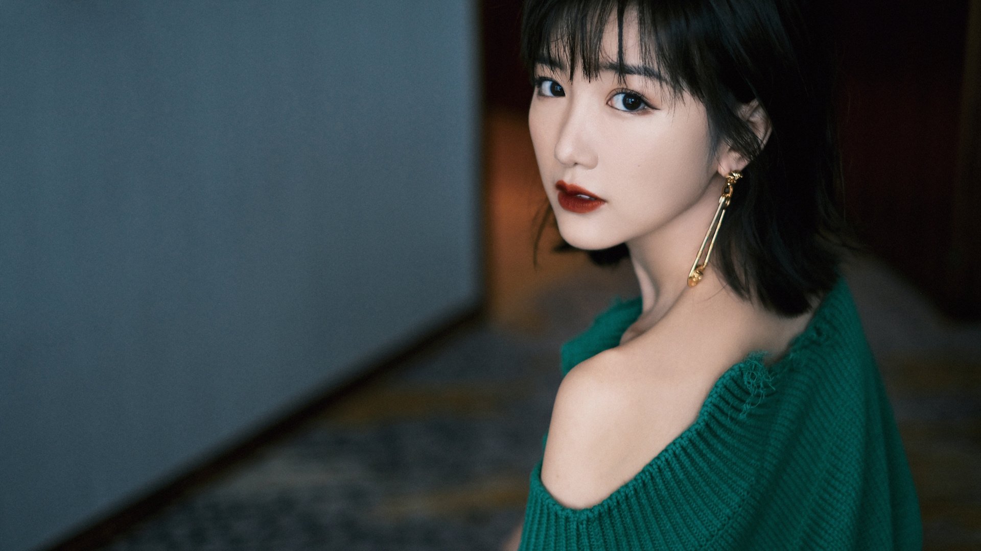 背靠世界的篮筐,一场季后赛抢七与一个国家的足球救赎