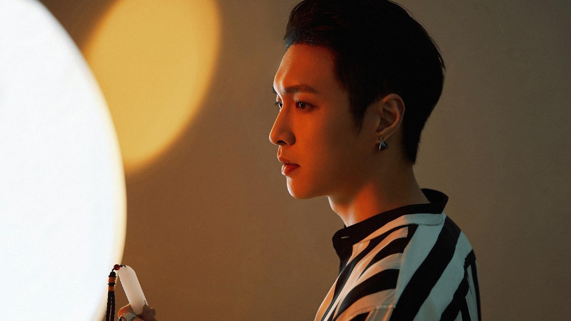 当黄喜灿的个体风暴,撞上安哥拉的整体秩序,足球宇宙的两极对抗